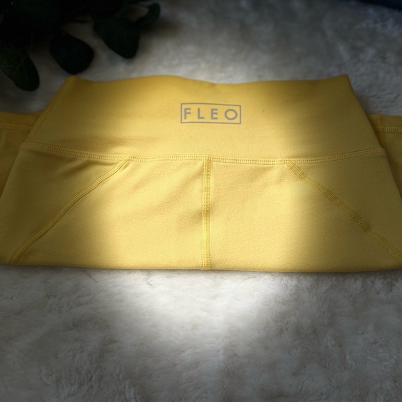 Fleo High Rise Shorts - Picture 2 of 10